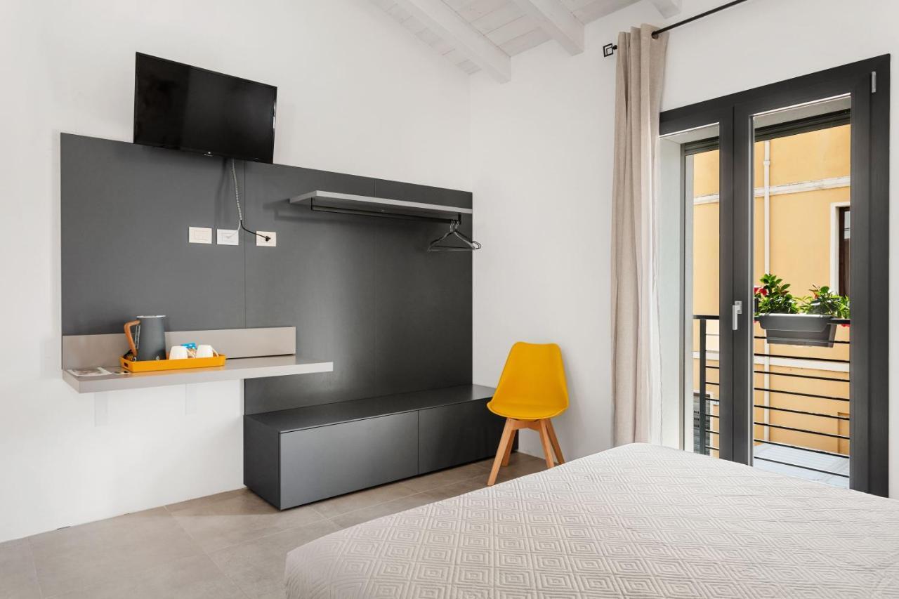 Double D House Bed & Breakfast ออลเบีย ภายนอก รูปภาพ