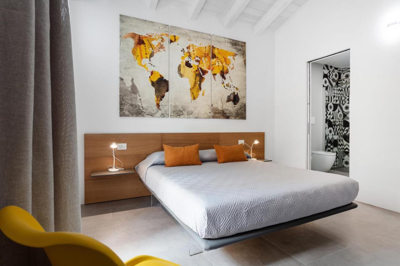 Double D House Bed & Breakfast ออลเบีย ภายนอก รูปภาพ